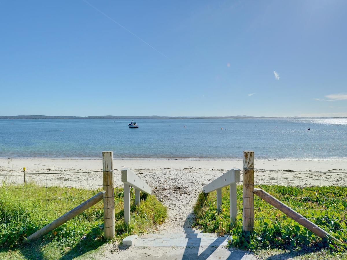 Dutchies Motel Nelson Bay & Dutchmans Beach Apartments ภายนอก รูปภาพ