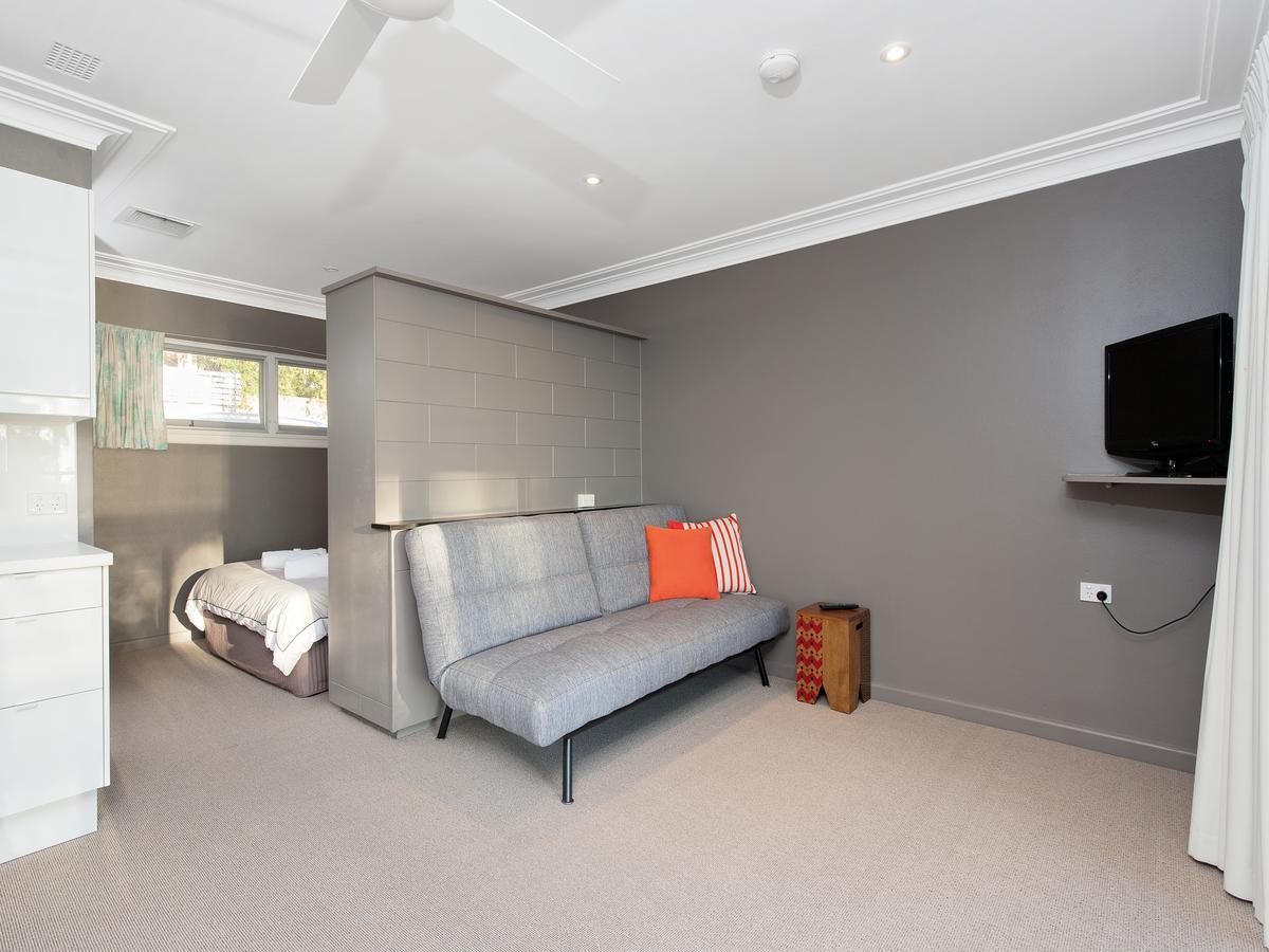 Dutchies Motel Nelson Bay & Dutchmans Beach Apartments ภายนอก รูปภาพ