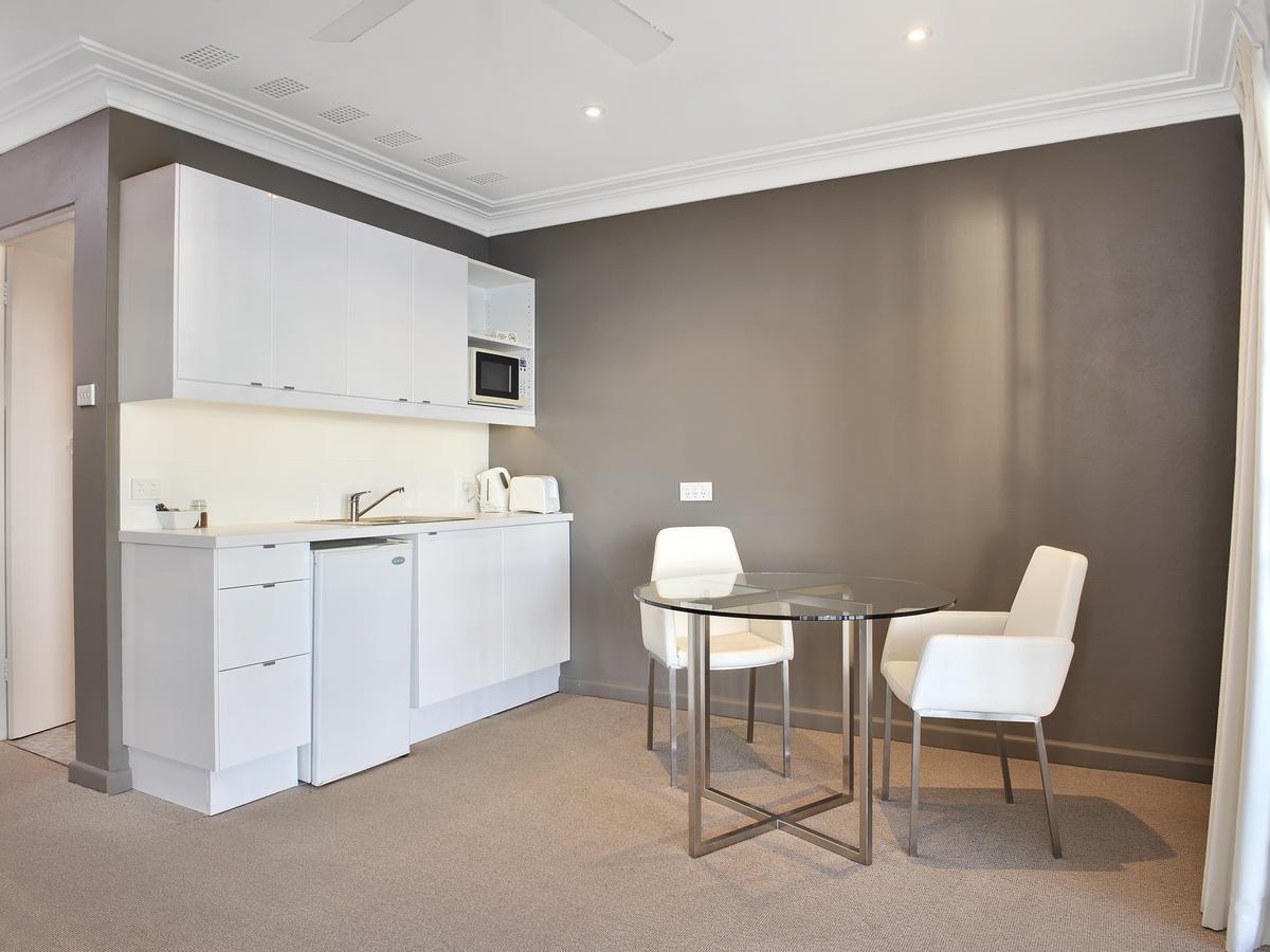 Dutchies Motel Nelson Bay & Dutchmans Beach Apartments ภายนอก รูปภาพ