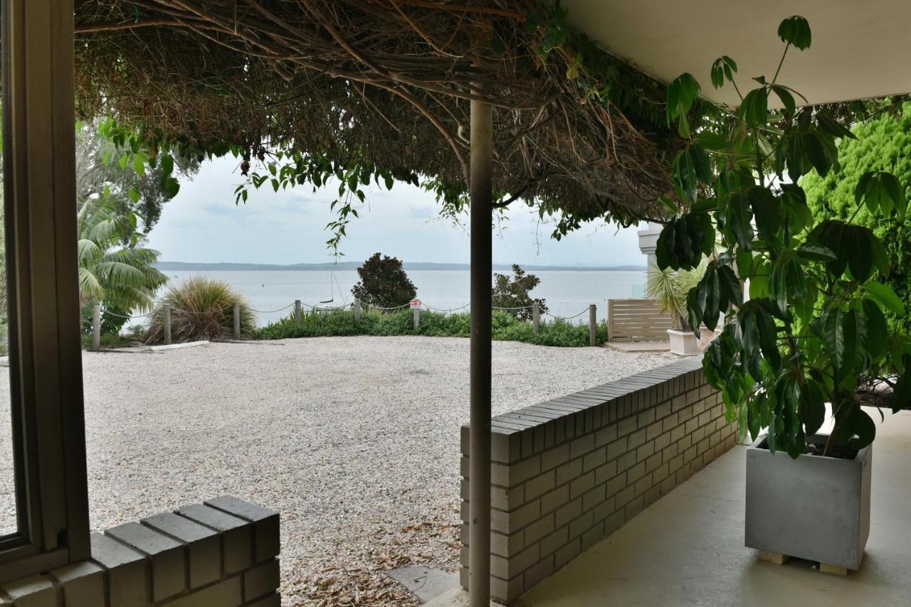 Dutchies Motel Nelson Bay & Dutchmans Beach Apartments ภายนอก รูปภาพ