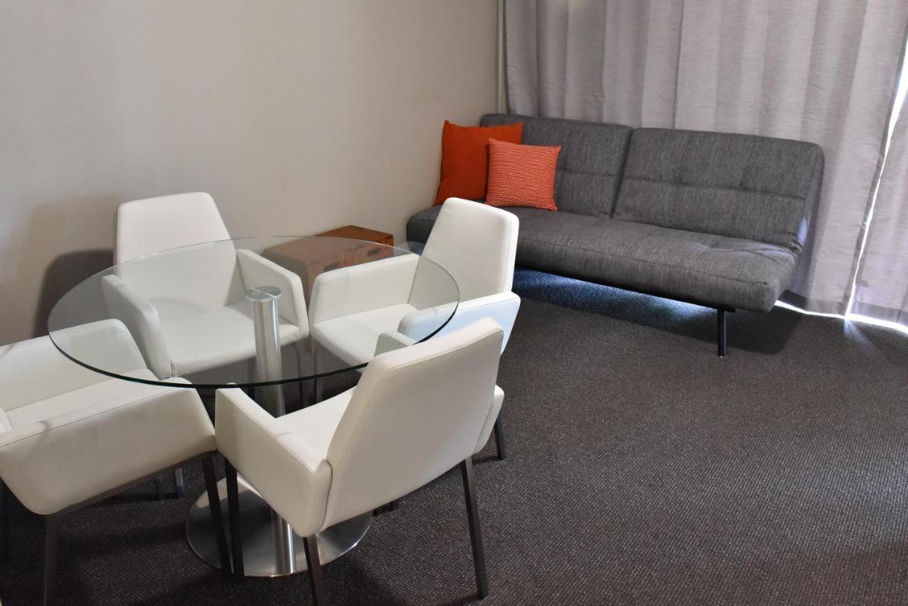 Dutchies Motel Nelson Bay & Dutchmans Beach Apartments ภายนอก รูปภาพ