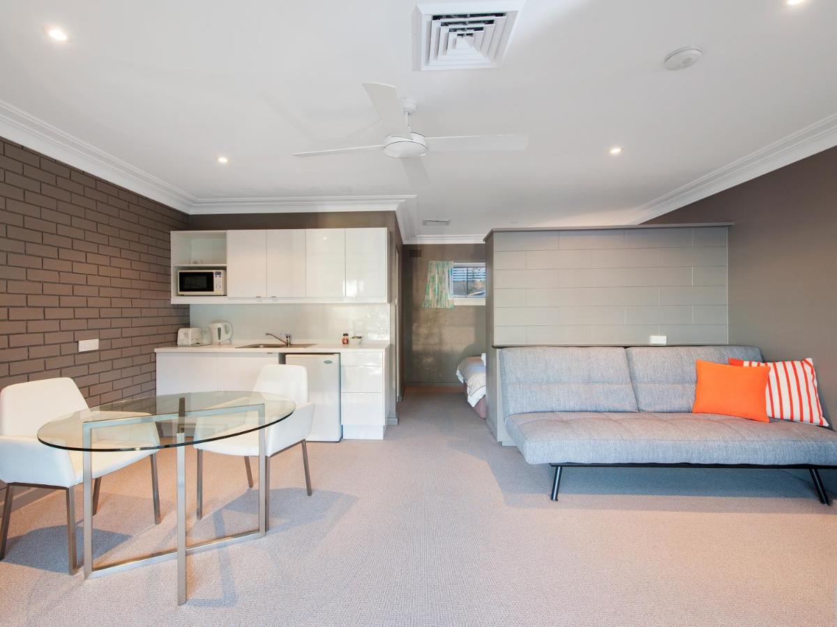 Dutchies Motel Nelson Bay & Dutchmans Beach Apartments ภายนอก รูปภาพ